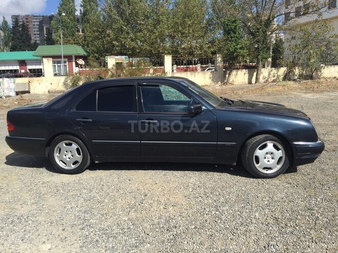 Mercedes E 240 1997, 300,000 km - 2.4 l - Bakı