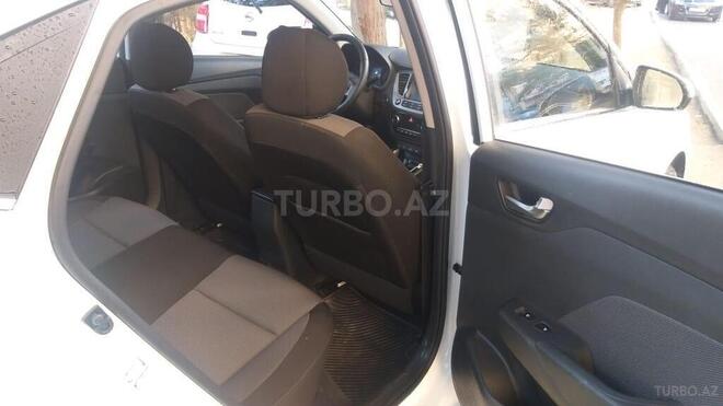Hyundai Accent 2019, 9,000 km - 1.6 l - Bakı