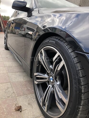 BMW 525 2004, 330,000 km - 2.5 l - Bakı