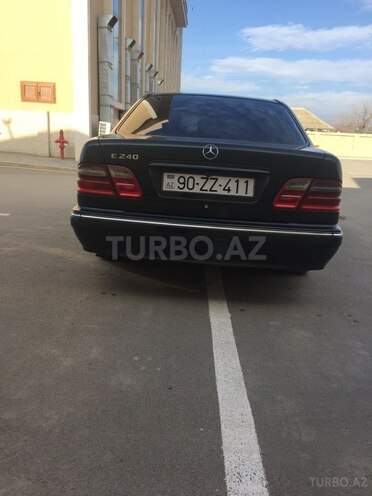 Mercedes E 240 2001, 180,000 km - 2.6 l - Xırdalan