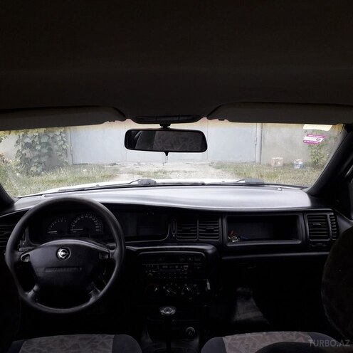 Opel Vectra 1996, 444,860 km - 1.6 l - Quba