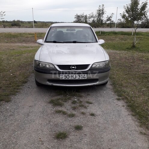 Opel Vectra 1996, 444,860 km - 1.6 l - Quba