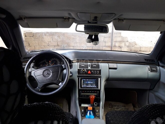 Mercedes E 230 1996, 265,000 km - 2.3 l - Sumqayıt
