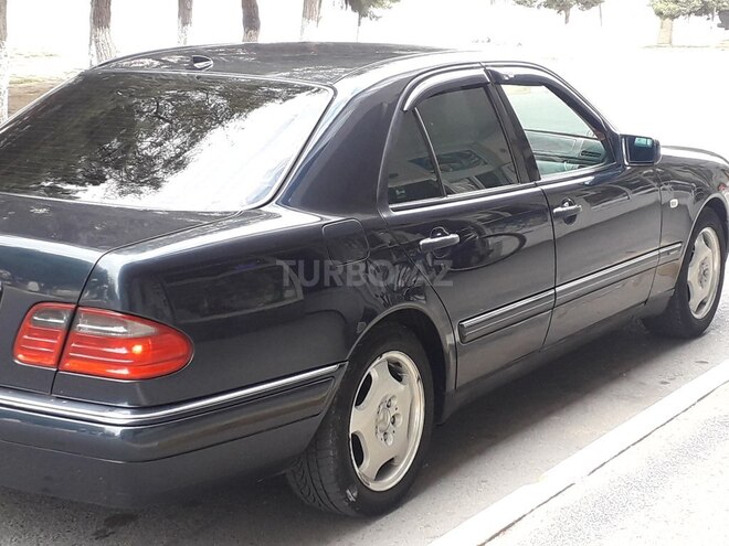 Mercedes E 230 1996, 265,000 km - 2.3 l - Sumqayıt