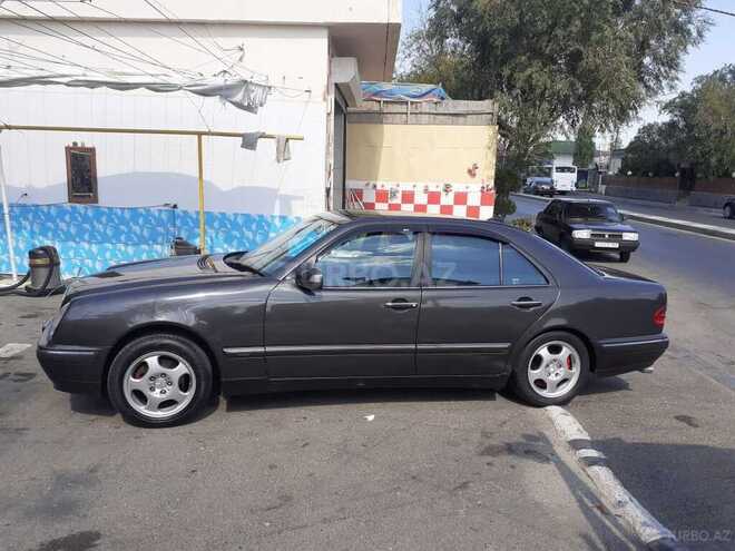 Mercedes E 240 2000, 126,000 km - 2.4 l - Bakı