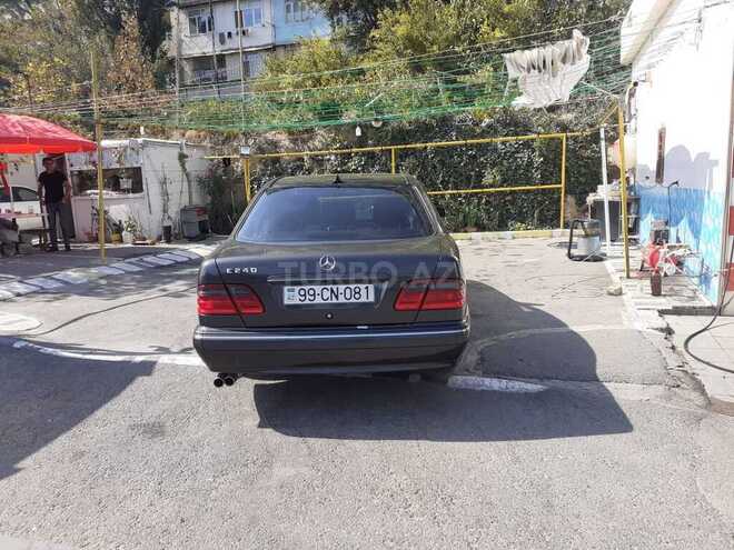 Mercedes E 240 2000, 126,000 km - 2.4 l - Bakı