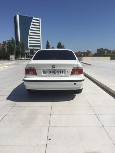 BMW 528 1996, 390,000 km - 2.8 l - Bakı