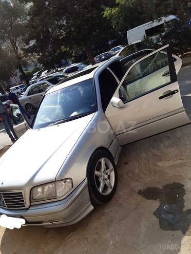 Mercedes C 220 1998, 240,000 km - 2.2 л - Bakı