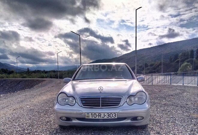 Mercedes C 240 2003, 328,000 km - 2.6 l - Quba