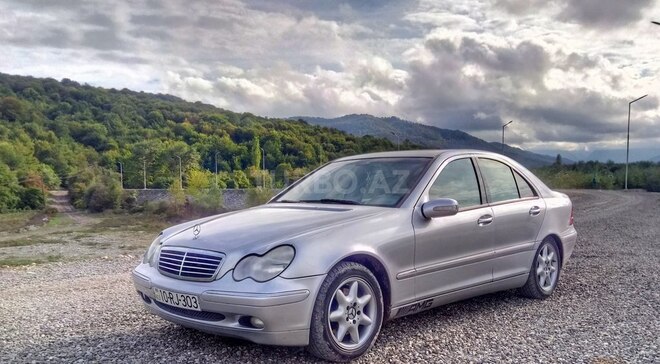 Mercedes C 240 2003, 328,000 km - 2.6 l - Quba