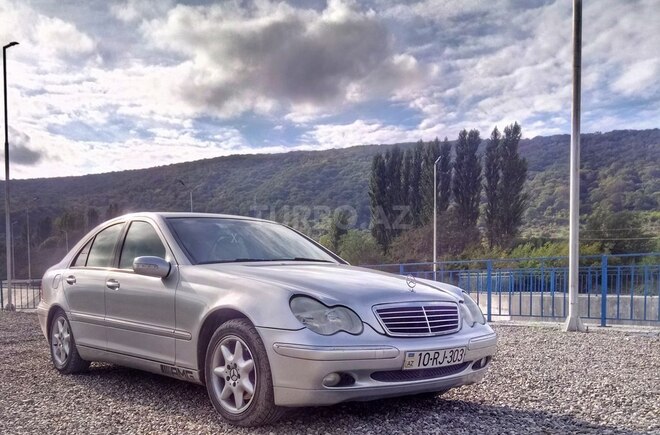 Mercedes C 240 2003, 328,000 km - 2.6 l - Quba