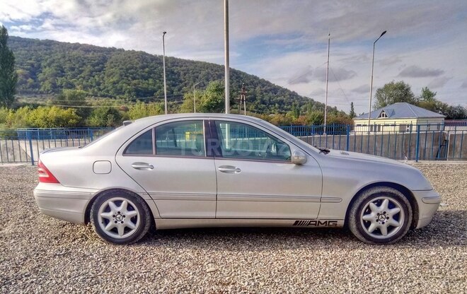 Mercedes C 240 2003, 328,000 km - 2.6 l - Quba