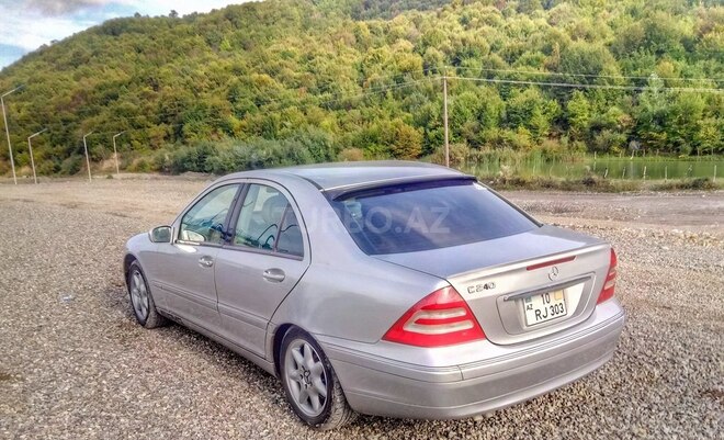 Mercedes C 240 2003, 328,000 km - 2.6 l - Quba