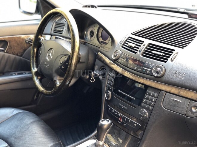 Mercedes E 320 2003, 270,000 km - 3.2 l - Bakı