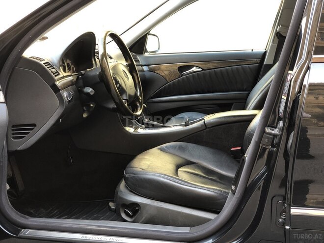 Mercedes E 320 2003, 270,000 km - 3.2 l - Bakı