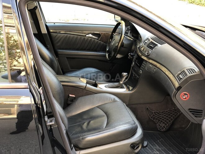 Mercedes E 320 2003, 270,000 km - 3.2 l - Bakı