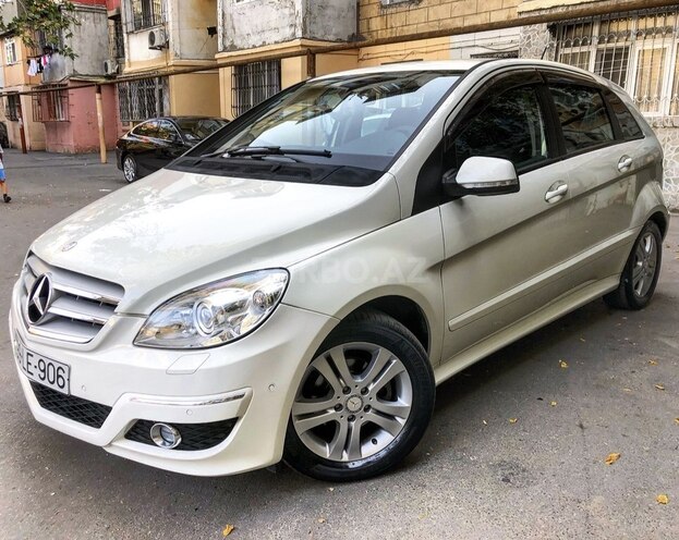 Mercedes B 180 2010, 82,500 km - 1.7 l - Bakı