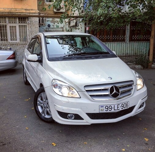 Mercedes B 180 2010, 82,500 km - 1.7 l - Bakı