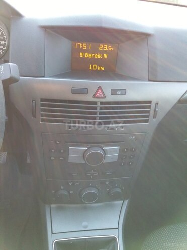 Opel Astra 2004, 135,000 km - 1.4 l - Bakı