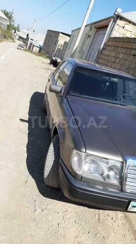Mercedes E 260 1986, 500,000 km - 2.6 l - Gəncə