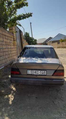 Mercedes E 260 1986, 500,000 km - 2.6 l - Gəncə