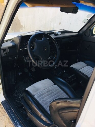 LADA (VAZ) Niva 2001, 125,000 km - 1.7 l - Yardımlı