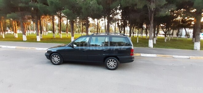 Opel Astra 1995, 420,000 km - 1.6 l - Sumqayıt