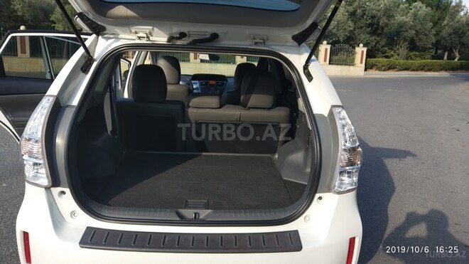 Toyota Prius V 2012, 169,000 km - 1.8 л - Bakı