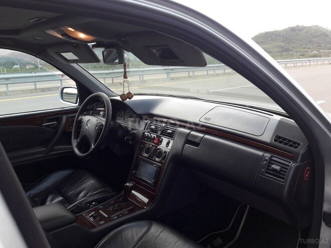 Mercedes E 320 2001, 259,127 km - 3.2 l - Lənkəran