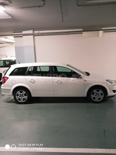 Opel Astra 2010, 168,000 km - 1.3 l - Bakı