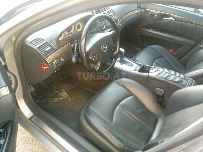 Mercedes E 240 2004, 267,500 km - 2.6 l - Bakı