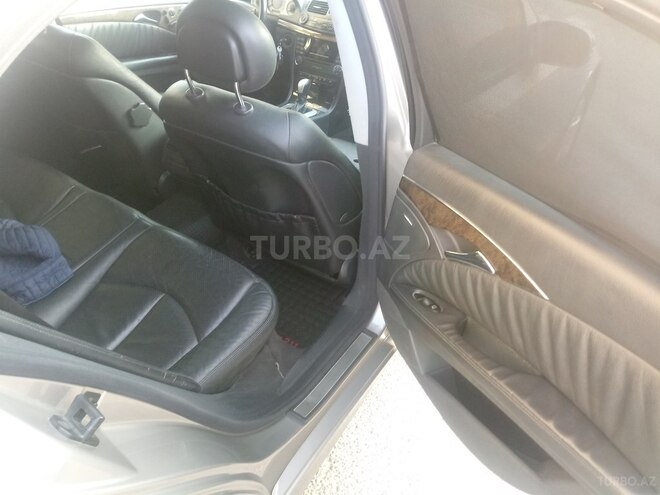 Mercedes E 240 2004, 267,500 km - 2.6 l - Bakı