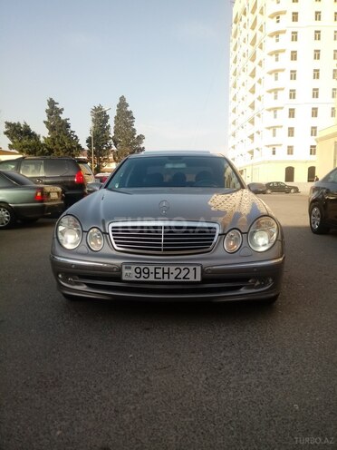 Mercedes E 240 2004, 267,500 km - 2.6 l - Bakı