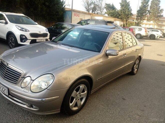 Mercedes E 240 2004, 267,500 km - 2.6 l - Bakı