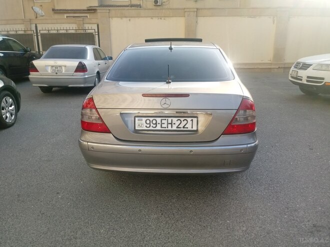 Mercedes E 240 2004, 267,500 km - 2.6 l - Bakı