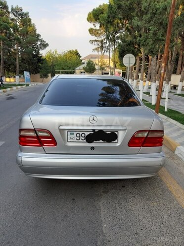 Mercedes E 240 2000, 250,000 km - 2.4 l - Bakı