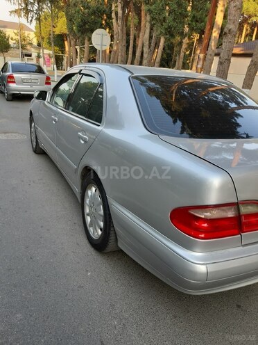 Mercedes E 240 2000, 250,000 km - 2.4 l - Bakı