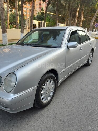 Mercedes E 240 2000, 250,000 km - 2.4 l - Bakı