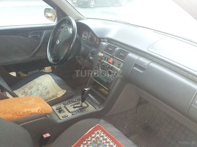 Mercedes E 270 2001, 400,200 km - 2.7 l - Gəncə