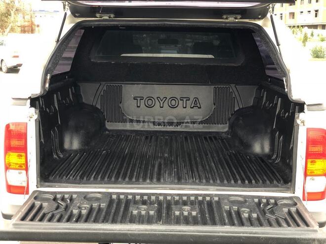 Toyota Hilux 2010, 280,000 km - 2.5 l - Bakı