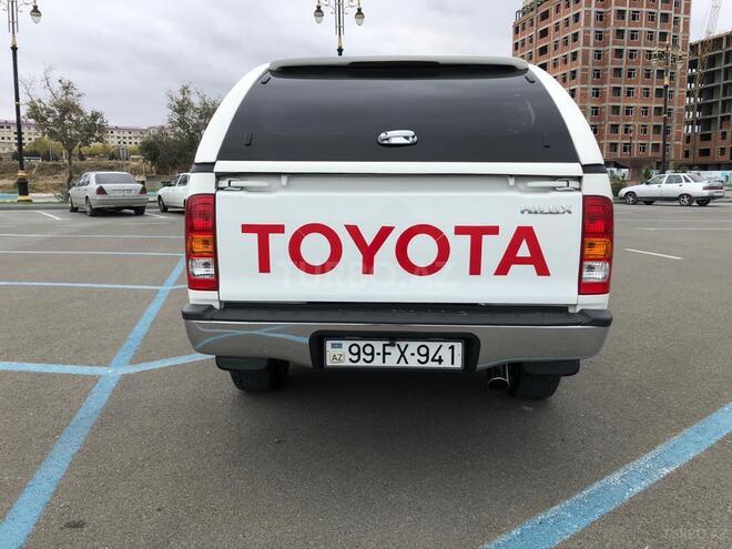 Toyota Hilux 2010, 280,000 km - 2.5 l - Bakı