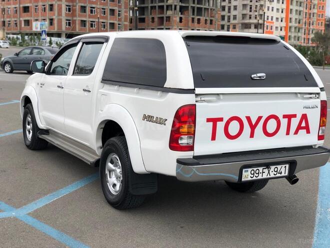 Toyota Hilux 2010, 280,000 km - 2.5 l - Bakı