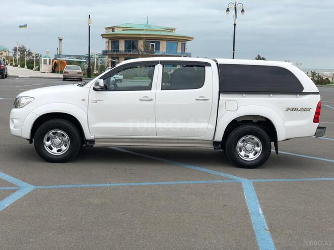 Toyota Hilux 2010, 280,000 km - 2.5 l - Bakı