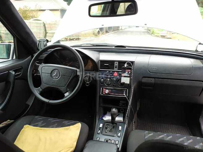 Mercedes C 220 2000, 330,000 km - 2.2 л - Bakı
