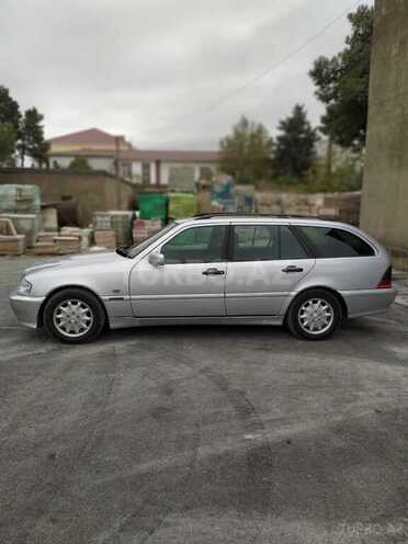 Mercedes C 220 2000, 330,000 km - 2.2 л - Bakı