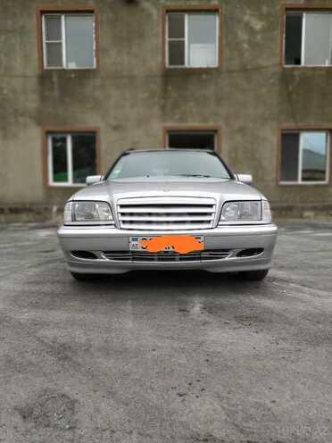 Mercedes C 220 2000, 330,000 km - 2.2 л - Bakı