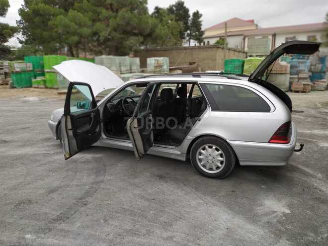 Mercedes C 220 2000, 330,000 km - 2.2 л - Bakı
