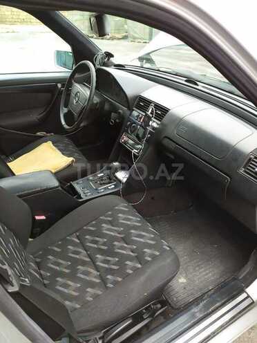 Mercedes C 220 2000, 330,000 km - 2.2 л - Bakı