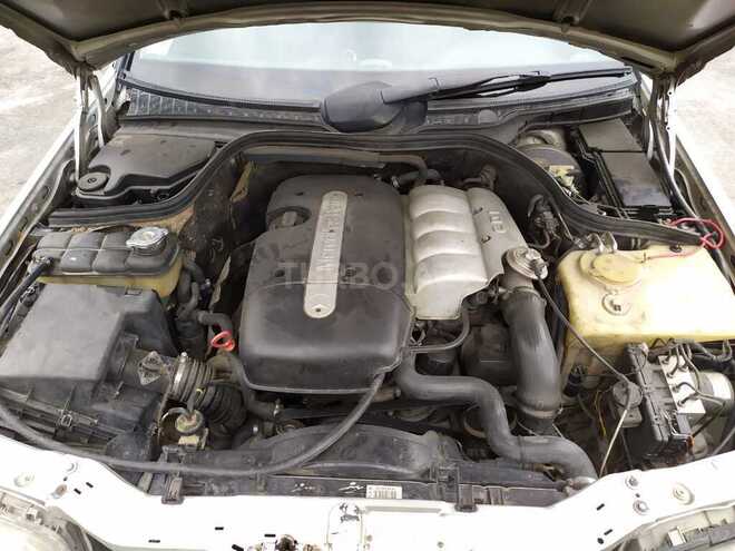 Mercedes C 220 2000, 330,000 km - 2.2 л - Bakı
