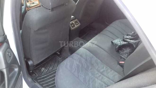 Mercedes E 220 1999, 280,000 km - 2.2 l - Bakı